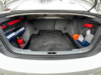 BMW e90, 320d, 120kw 247tkm - 13