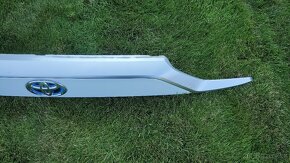 Toyota RAV4 - zadni naraznik kryt kufru spoiler - 13