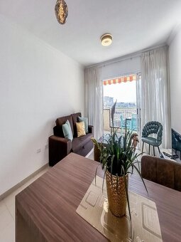 TENERIFE: Stylový apartmán na prodej v srdci Callao Salvaje - 13