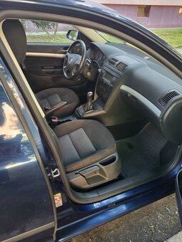 Škoda Octavia 2 1.6 benzín 267t najeto - 13