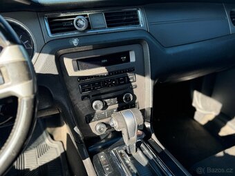 Ford Mustang 4,0 V6 cabrio, lehce poškozený - 13