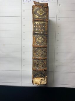 Staré knihy, rok vydání 1677 a 1682 - 13
