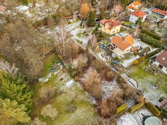 Prodej stavebního pozemku o rozloze 1644 m²v Senohrabech - 13