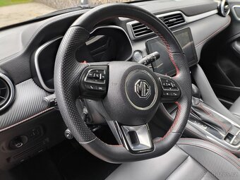 MG ZS - 13
