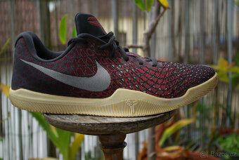 NIKE KOBE Mamba Instinct velikost 45,5 - 13