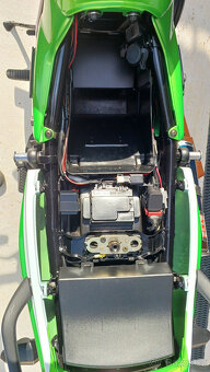 Kawasaki ZRX 1200R - 13