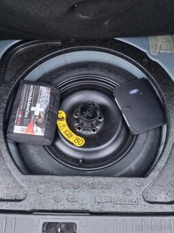 Ford Focus 1.6 benzín, 74kW, kombi - 13