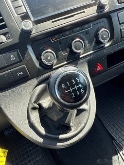 Volkswagen T5 Caravelle 2.0 TDI BI-TURBO 132kW 5 MÍST - 13