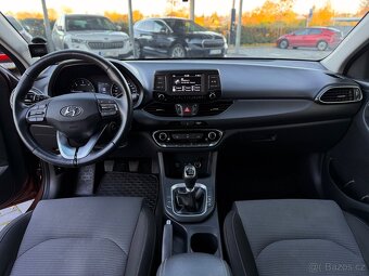 Hyundai i30 combi / 1.6 crdi 81 kW / 2017 - 13