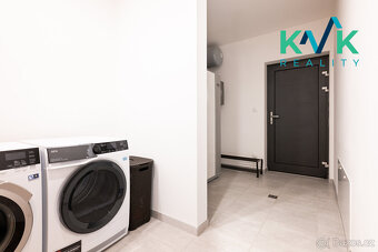 Nízkoenergetický, prostorný bungalov 5+kk s bazénem - 13