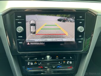 VW Passat 2.0 TSi 140kw 1. majitel ČR - jako nový - 13