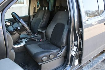 Nissan Navara DoubleCab 2.5 dCi - 13
