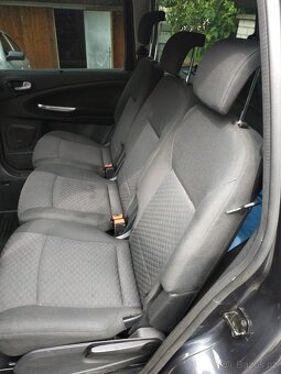 Prodám Ford Galaxy GHIA 7Mist  - 103KW - 13