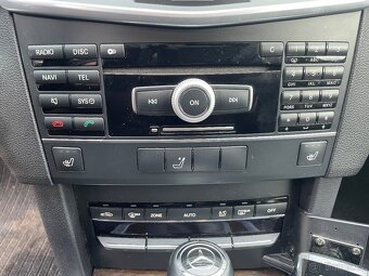 Mercedes-Benz E200,Navi,Tažný,Alu - 13