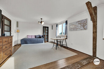 Rodinný dům / usedlost o dvou bytových jednotkách s pozemkem - 13