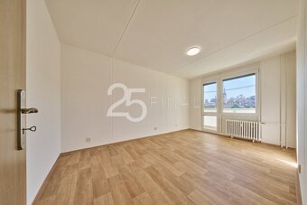 Prodej bytu o dispozici 3+1 s lodžií po kompletní rekonstruk - 13