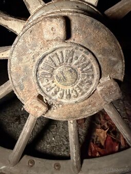 Historický dřevěný kočár (rok 1900) REZERVACE - 13