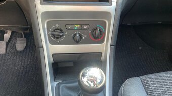 Peugeot 307, 1.6 16V 80kW // nové pneu //RV 1/2007 - 13