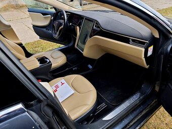 Tesla Model S 85d free charging panorama - 13