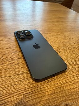 iPhone 15 Pro TOP stav, bez jediného škrábance, modrý titan - 13