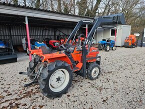 malotraktor Kubota L1-215 4x4 s čelním nakladačem - 13