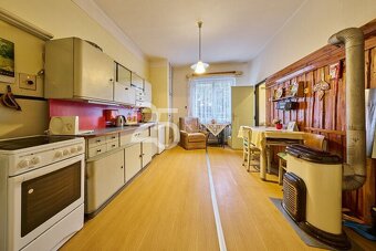 Prodej rodinného domu se zahradou a samostatnou garáží v obc - 13