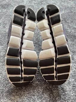 13x Dámské boty On Running Cloud, velikost 37 - 37,5 - 13