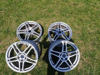 Audi A6 C6 2,4 V6 130Kw, manuál, quattro, 2. majitel - 13