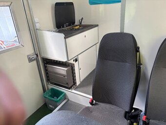RENAULT s nástavbou pro MOTOKROS, obytné. - 13