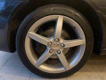 SEAT IBIZA 1.4, 16 V, 63 kW, 2006, 179000 km, barva: černá m - 13