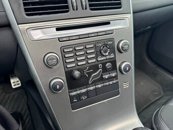 Volvo XC60 4X4 2,4D 136 KW MANUÁL - 13