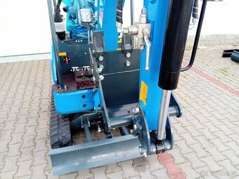 Minibagr 1450kg s motorem Laidong 19kW - 13
