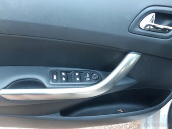 Peugeot 308 1.6 - 13