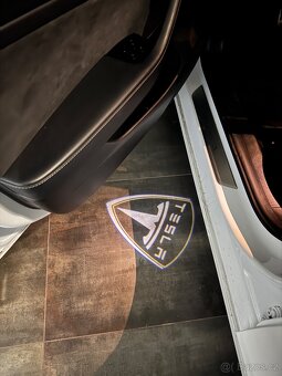 Tesla model 3 standart range plus, 85tis km odpočet DPH - 13