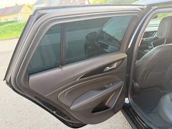 Opel Insignia B Sports Tourer - 13