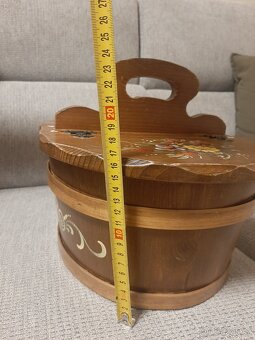 Stará dřevěná truhla - 13