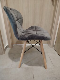 Nová sada 4 jídelní židle, šedá samet, dřevo - 13