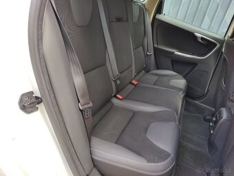 Volvo XC60 2,4 D AWD servis + pneu - 13