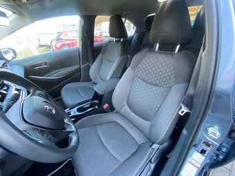 Toyota Corolla sedan 1.8 Hybrid odpočet DPH - 13