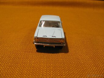 MODEL TAXI VOLGA GAZ  24 kovový model 1:43 SSSR - 13