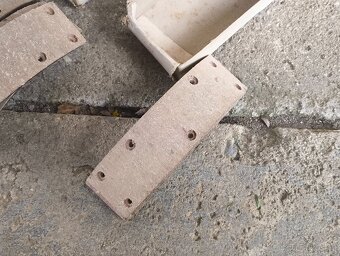 Nepoužité brzdové obložení Osinek Jawa ČZ 250 350 175 125 - 13