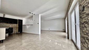 Prodej rodinného domu - Topolná - 13