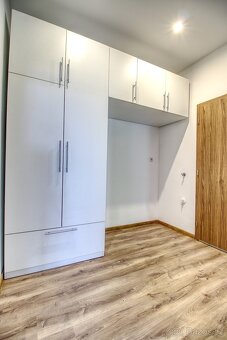Prodej bytu 2+kk, 45 m² s balkónem, Pardubice -  centrum. - 13
