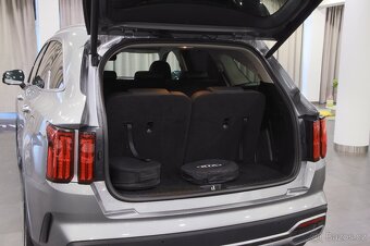 Kia Sorento 1.6 T-GDI 176kW HYBRID 4x4 57tkm Virtual 7-míst - 13