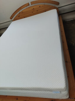 Dřevěná postel rošt Kaučuk bavlna WOLENA 140x200cm matrace - 13