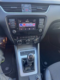 Škoda Octavia 3 combi 2.0 Tdi 110kW ELEGANCE - 13