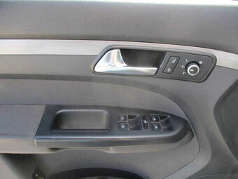 VW TOURAN 1,4TGi 110KW CNG bez koroze 05/2011 - 13