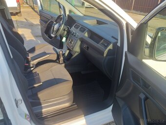 VW CADDY 2,0 TDi,KLIMA,ESP,ABS,ČR,SERVISKA - 13