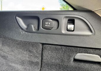 Mercedes-Benz Třídy E E220d COMBI AMG EDITION 4MATIC nafta - 13