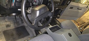 Land Rover Defender 110 TD5 - 13